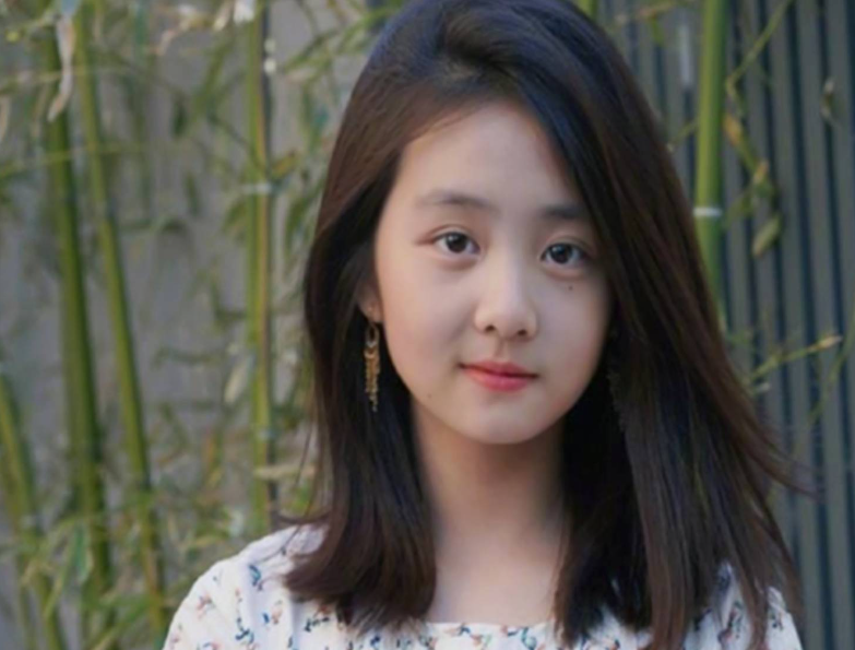 黄磊女儿黄多多小小年纪就出版英文译作，天才少年背后，病句语法错误不忍直视